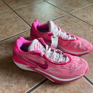 GT CUTS BASKETBALL SHOES